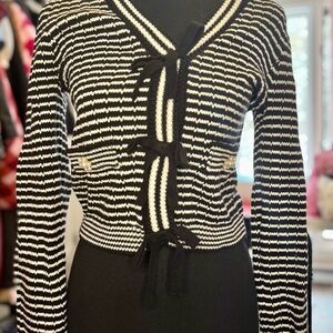 🎀 Black & White Knit Cardigan – Bow-Tie Front + Pearl Button Details🎀